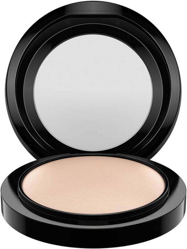 M·, A·, C Mineralize Skinfinish Natural poeder