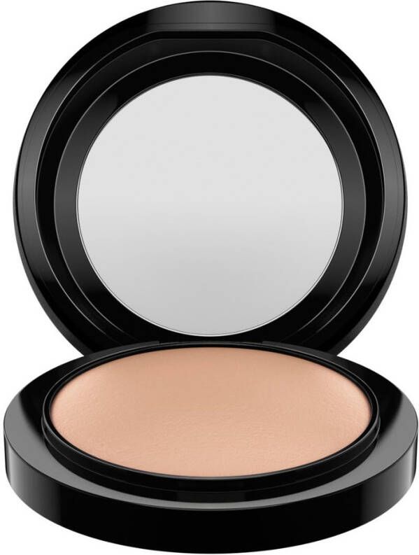 M·, A·, C Mineralize Skinfinish Natural poeder
